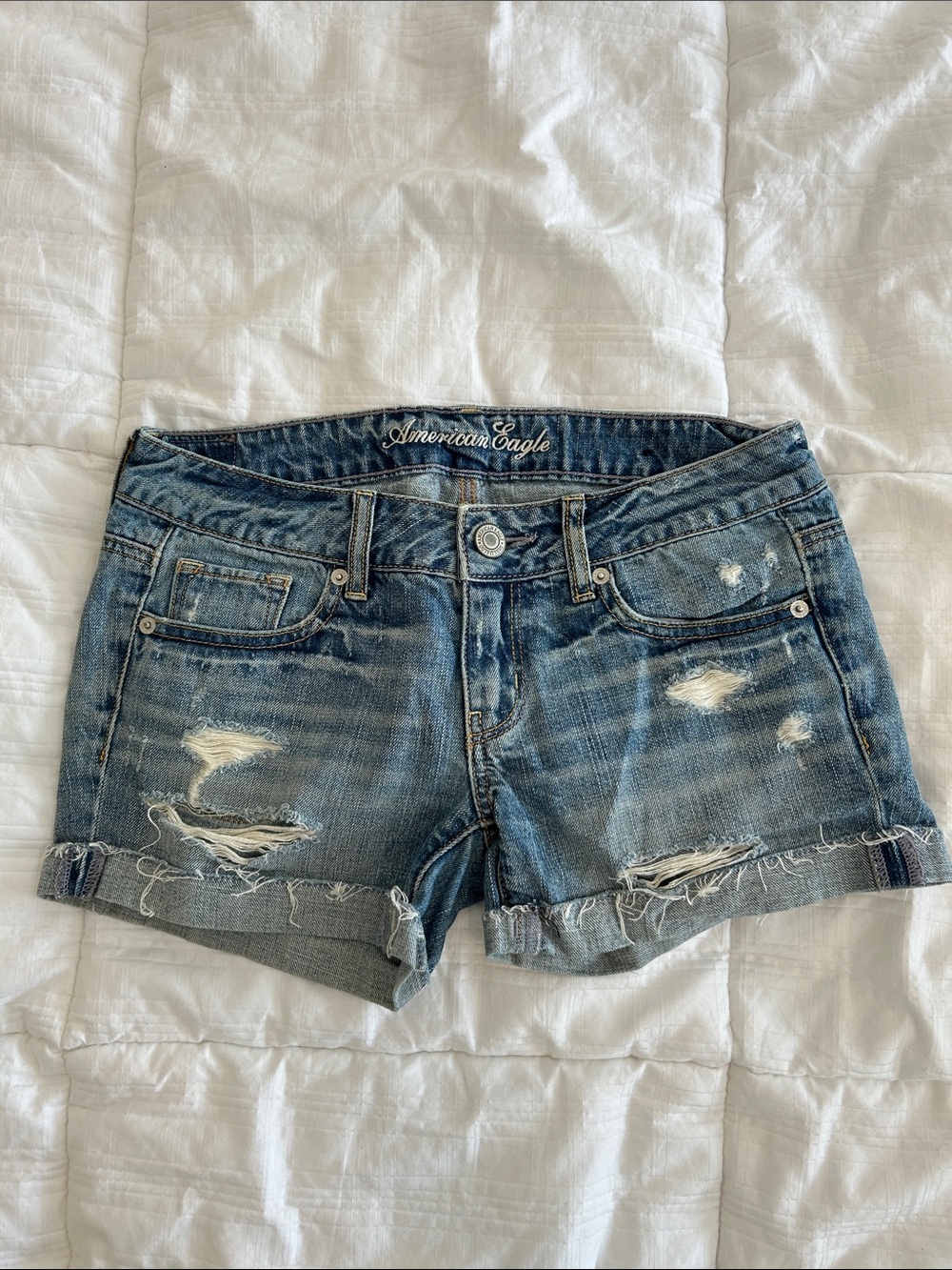 American Eagle Distressed Denim Shorts – Size 2 – Low/Mid Rise Cutoff
